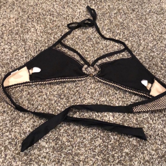 Bikini - Gold and Black Mesh Overlay🤩 - Picture 7 of 9